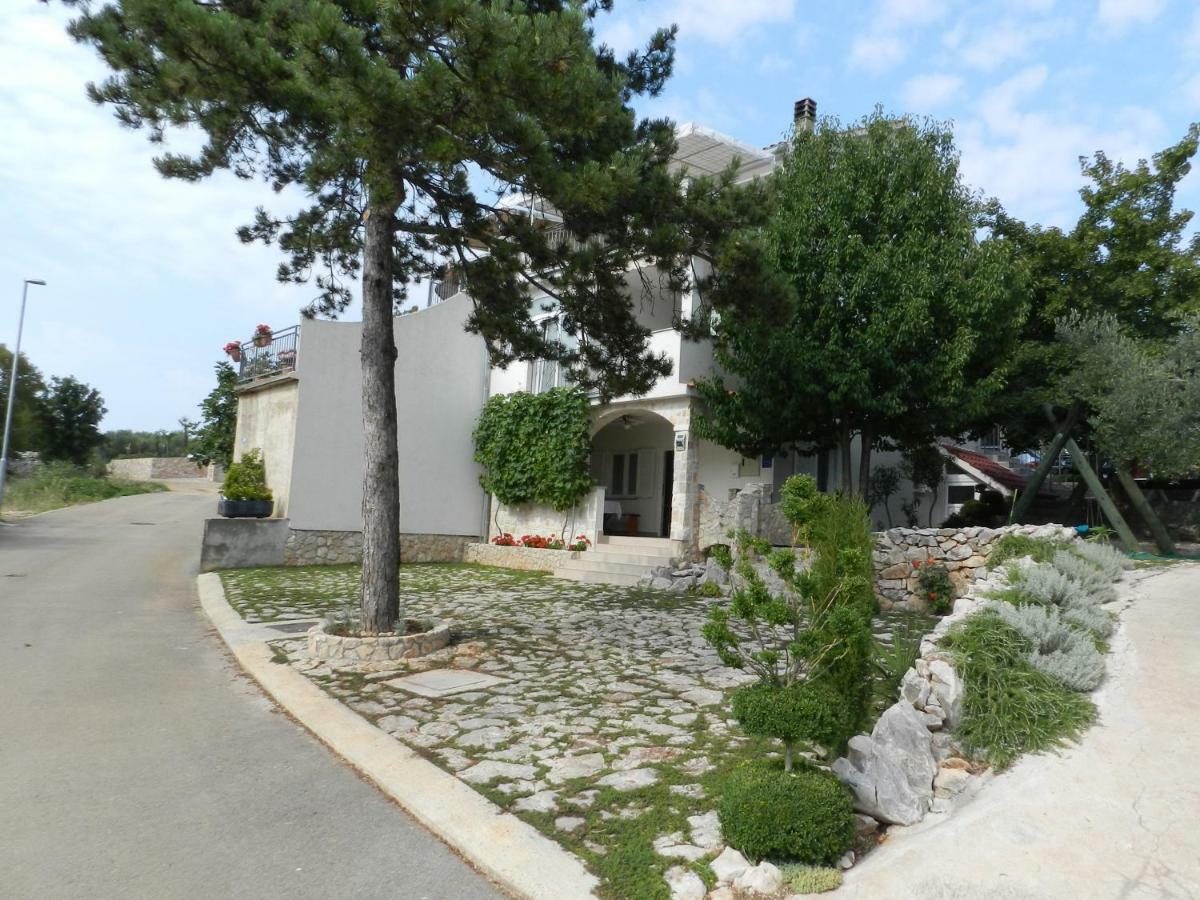 Apartmani Lucija Jurkovic Malinska Exterior foto